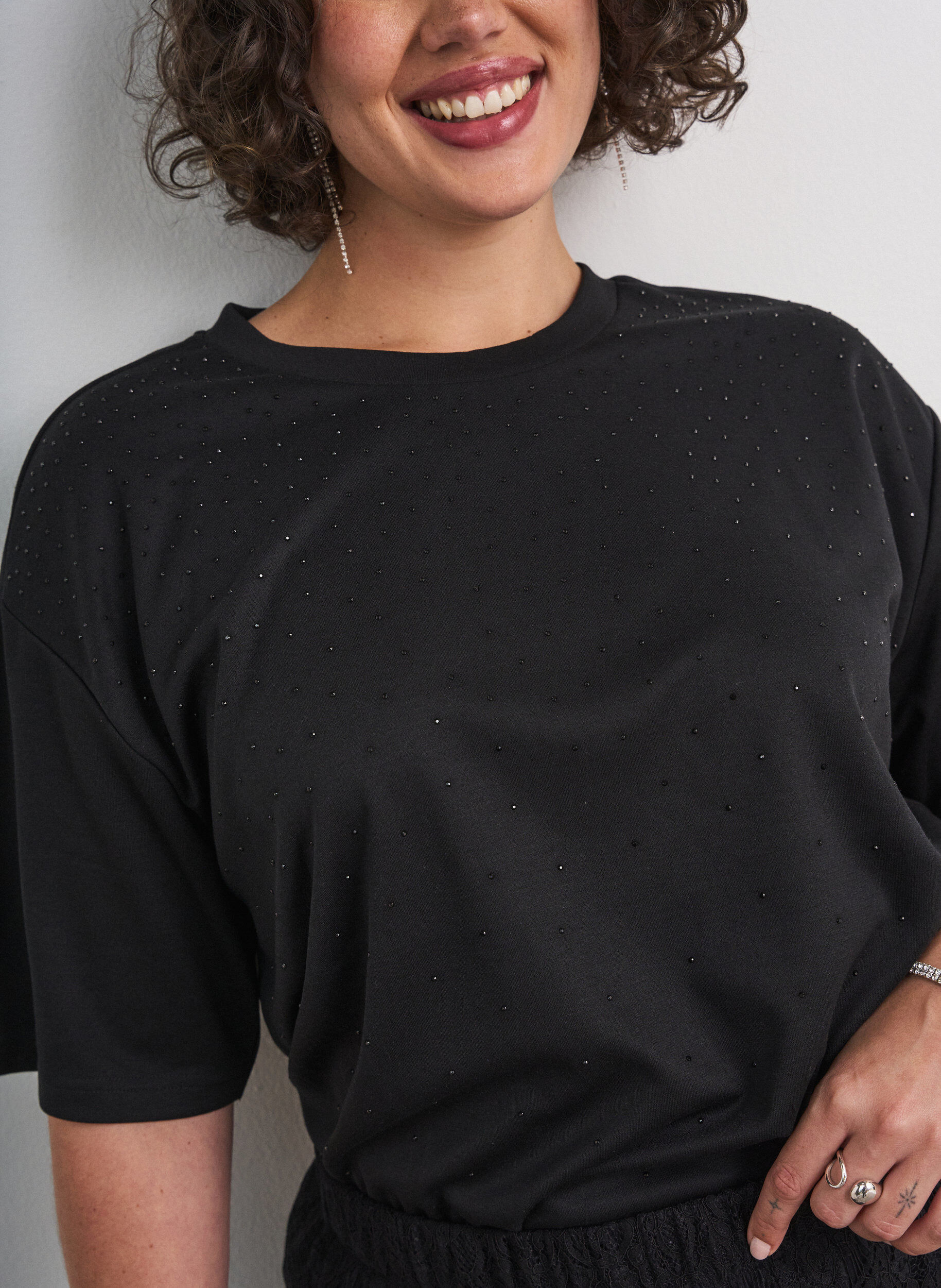 ZizziT-skjorte med strass og rund hals, Svart, Model image number 3