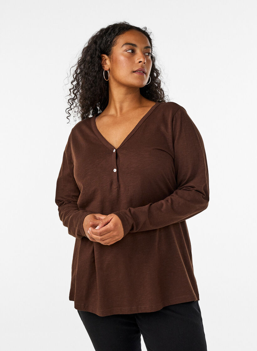 Langermet t-skjorte med V-hals og knapper, Brun, Model image number 0