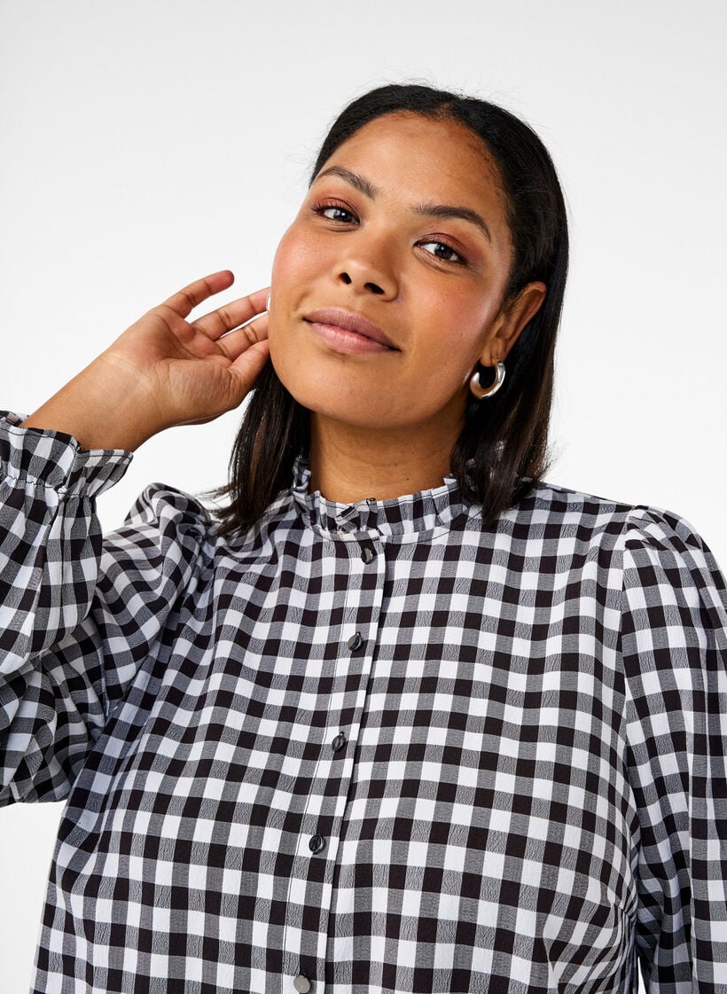 Rutete bluse med volangdetaljer, Black/W. Gingham, Model image number 2