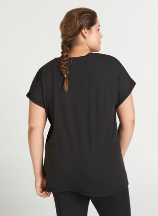 Zizzi Ensfarget t-skjorte til trening, Svart, Model image number 3