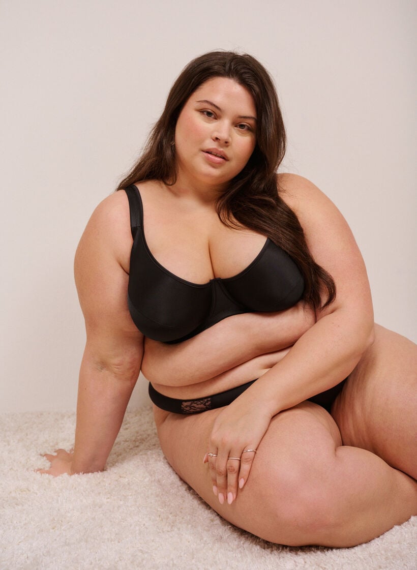 H&oslash;yt st&oslash;ttende BH med st&oslash;pte sk&aring;ler, Svart, Image image number 0