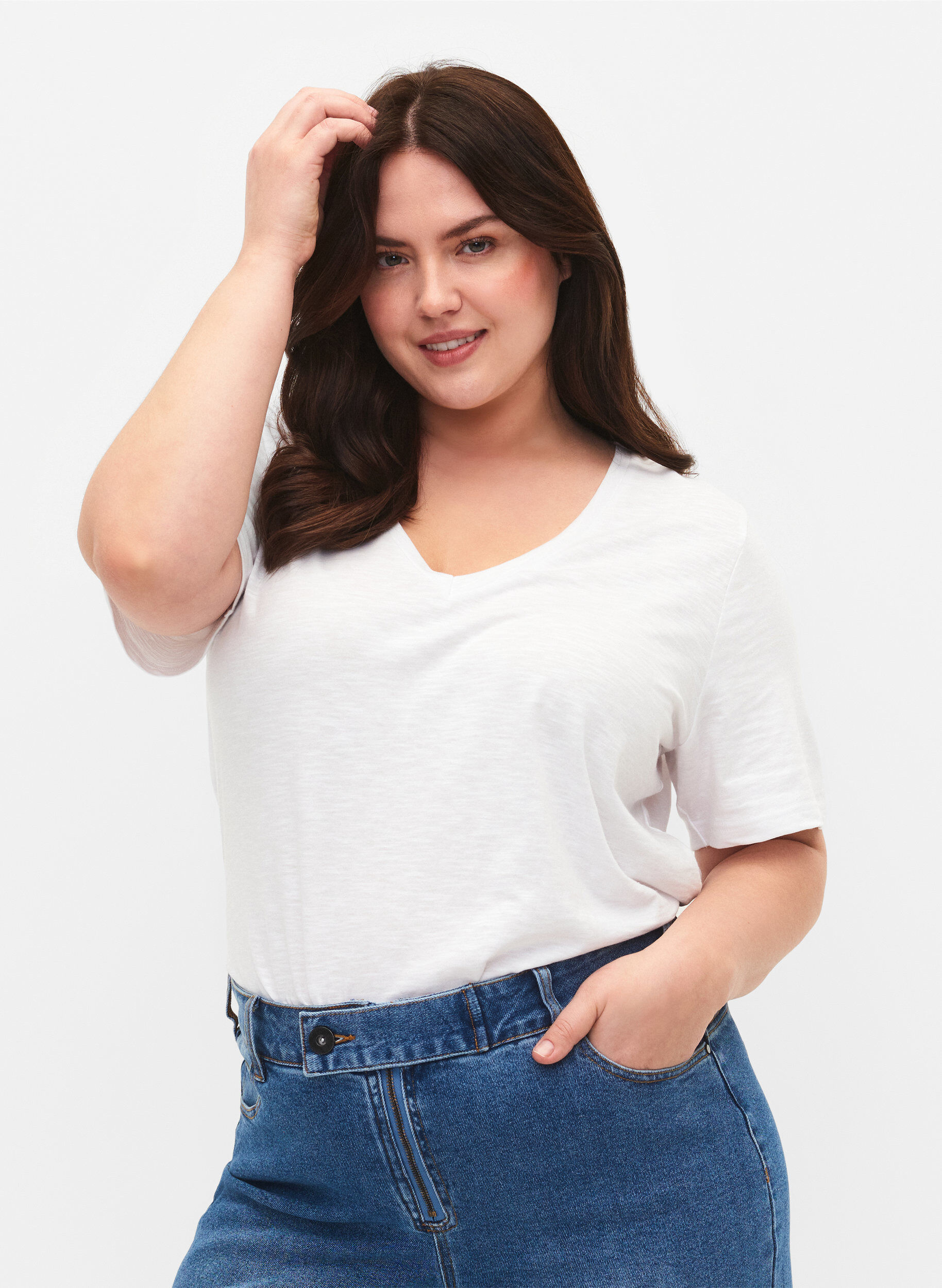 Zizzi Kortermet basic t-skjorte med v-hals, Hvit, Model image number 0