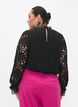 Bluse i viskose med crochet ermer, Black, Model image number 1