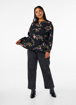 Zizzi Langermet bluse med blomstertrykk, Svart, Model image number 1