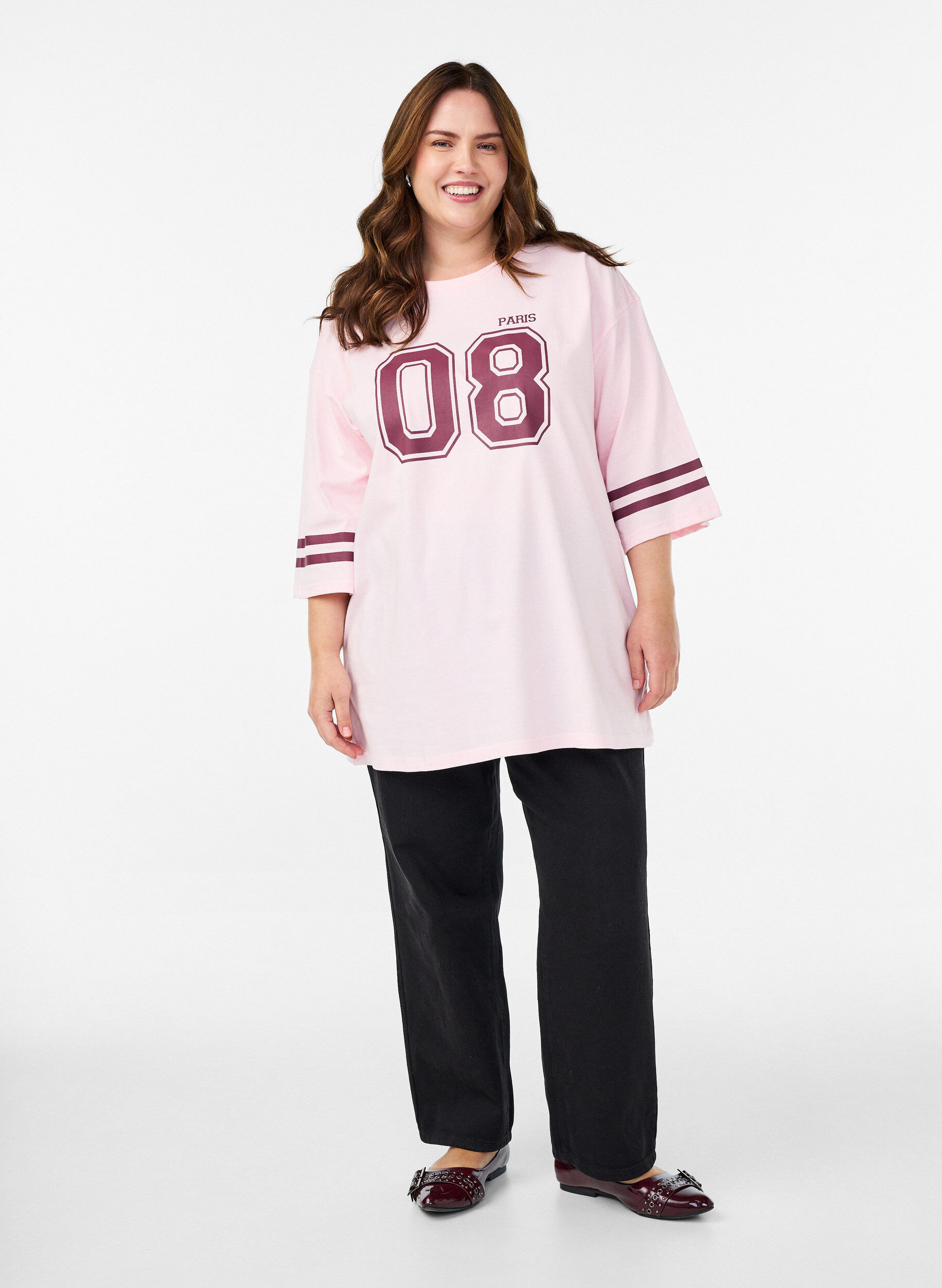 Zizzi Oversized college T-skjorte med 3/4 ermer, Rosa, Model image number 1