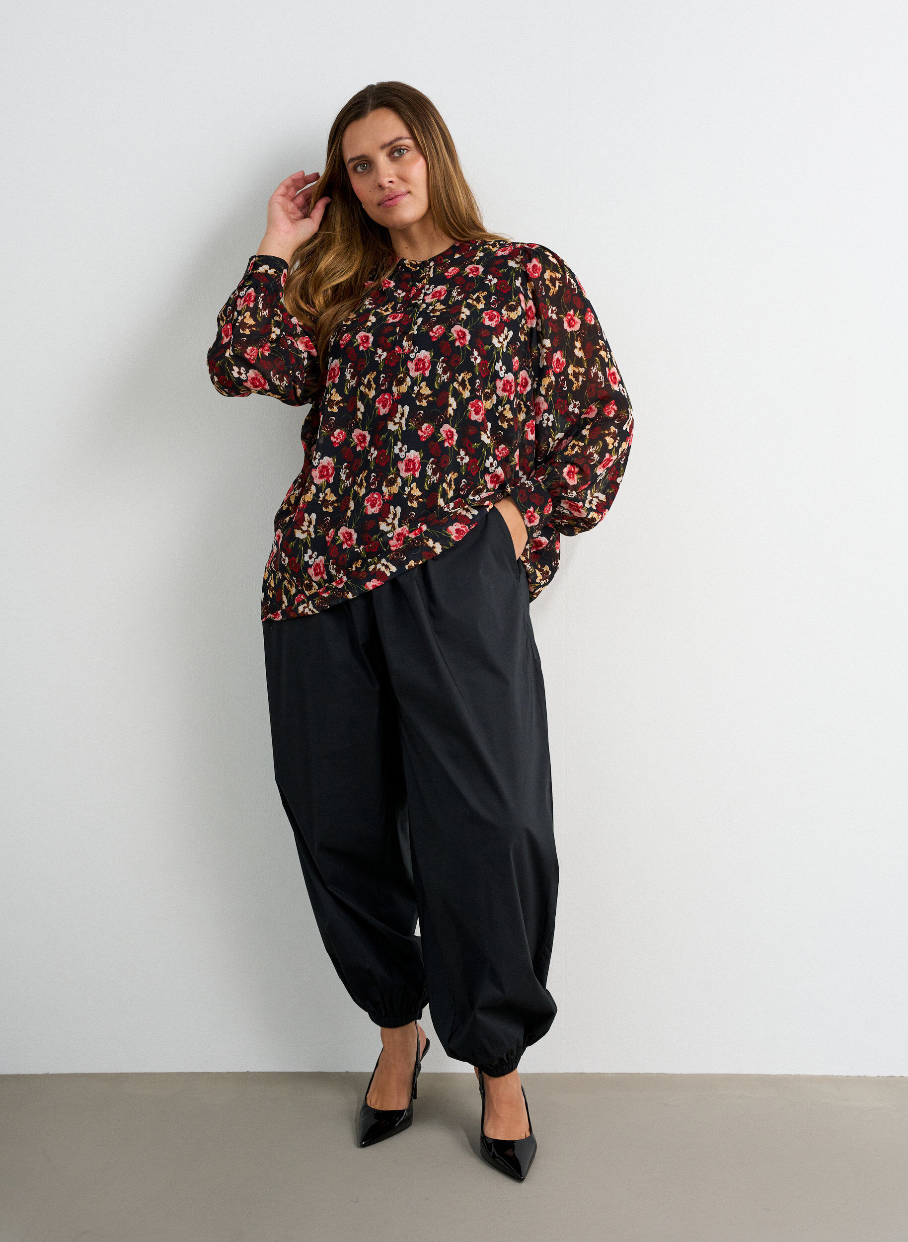 ZizziBluse med heldekkende trykk og kort knappestolpe, Rosa, Model image number 1