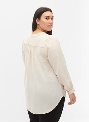 Langermet bluse med V-hals, Warm Off-white, Model image number 1