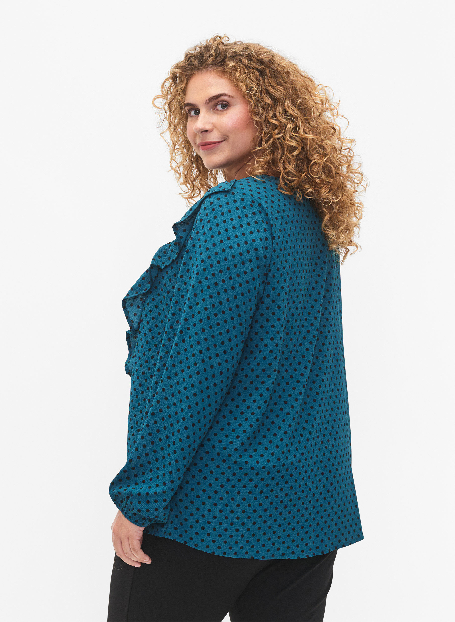 Zizzi Bluse med lange ermer og volanger, Shaded Spruce Dot, Model image number 1