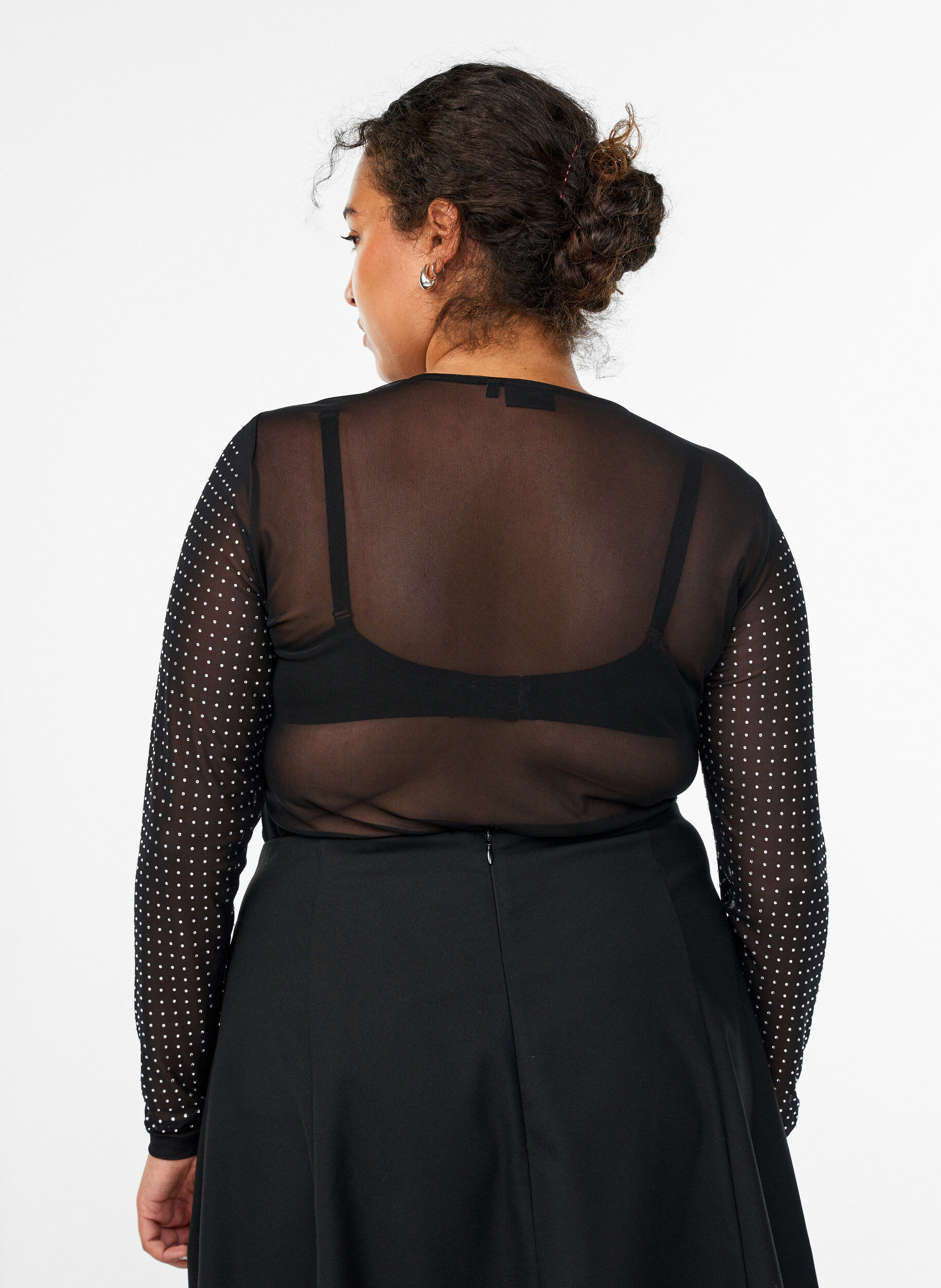 Zizzi Bluse i mesh med rhinesteiner og lange ermer, Svart, Model image number 2