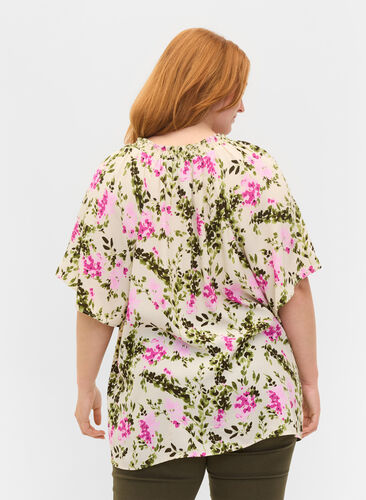 Viskosebluse med korte ermer, Green Pink AOP, Model image number 1