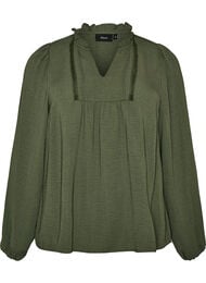 Bluse med V-hals og heklet b&aring;nd, Gr&oslash;nn