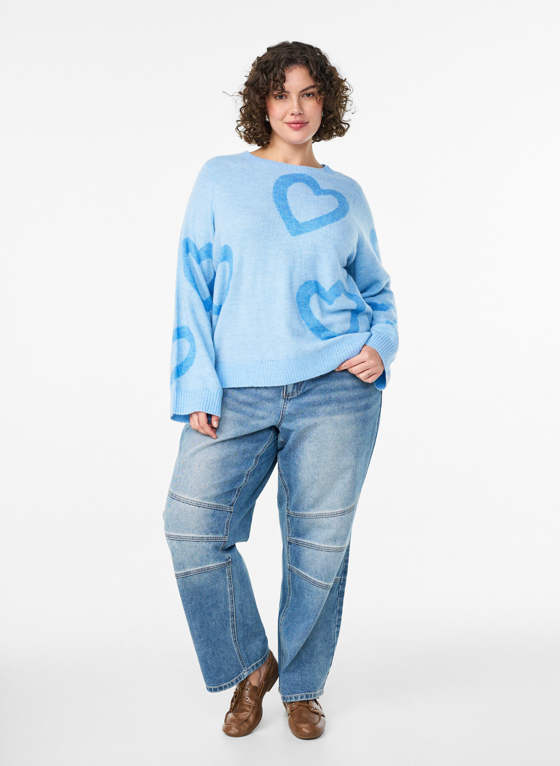 Zizzi Strikkebluse med store hjerter og rund hals, Bl&aring;, Model image number 1