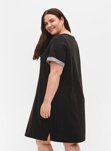 Kjole med korte ermer og splitt, Black, Model image number 1