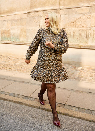 Zizzi Kort jacquardkjole med leopardmønster, Brown Leo AOP, Image image number 0