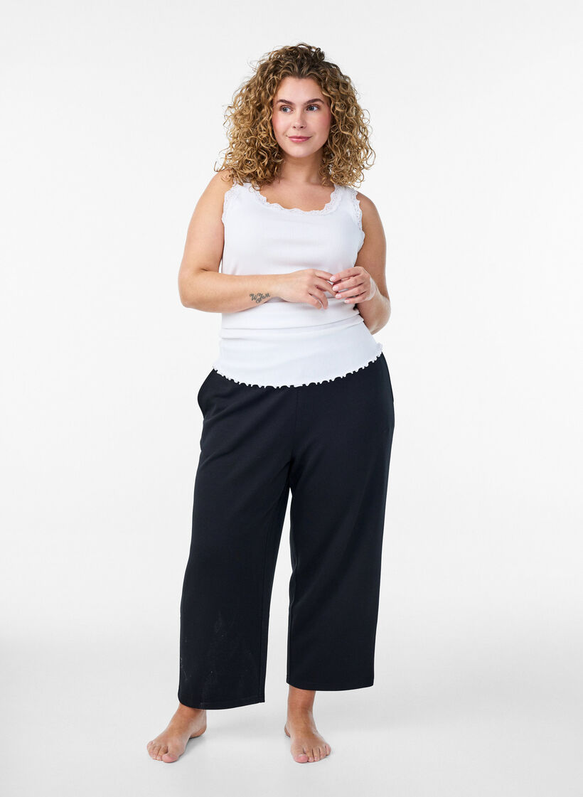 Singlet med blonder og hullbroderi, Hvit, Model image number 1