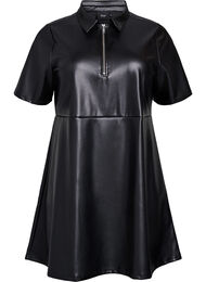 Kort kjole i imitert skinn med A-formet snitt, Black