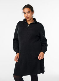 FLASH - Kort strikket kjole med høy hals, Svart FLASH - Kort strikket kjole med høy hals, Svart, Model