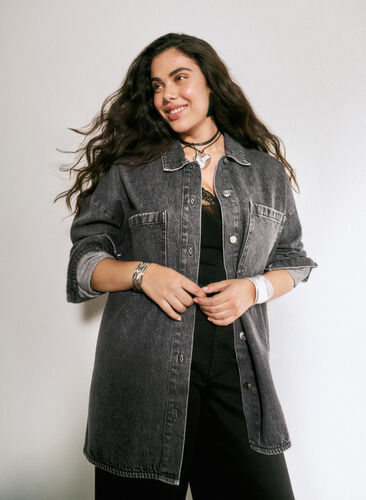 Zizzi Løstsittende denimjakke med knapper, Grey Denim, Image image number 0