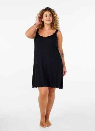 Zizzi Nattkjole med blonder i fold, Svart, Model image number 1