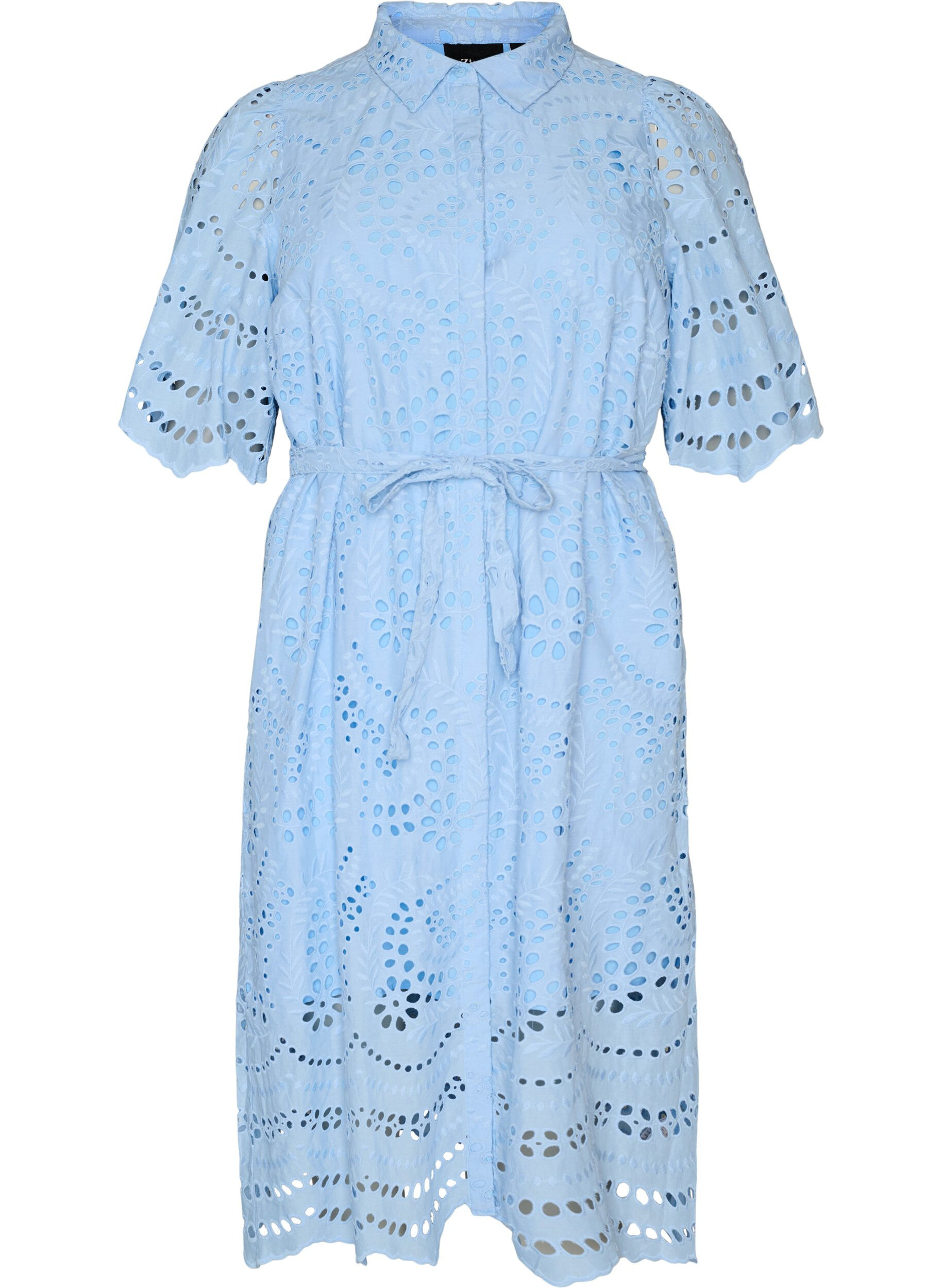 Skjortekjole i broderie anglaise med knytebelte