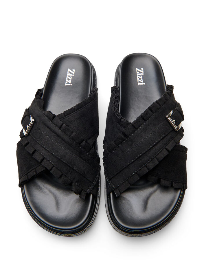 Wide fit - Sandal med kryssede stropper og volangkanter, Svart, Packshot image number 3