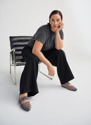 Zizzi Wide fit - Ballerina med leopardmønster, spenne og nagler, Leopard AOP, Image image number 0