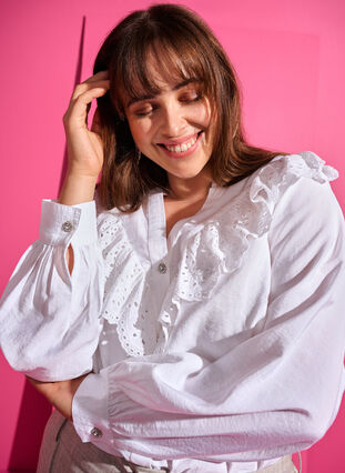 Zizzi Skjortebluse i viskose med volanger, Bright White, Image image number 0