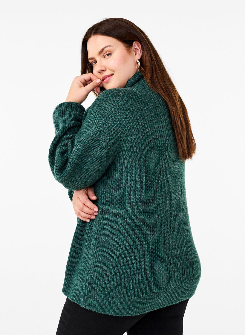 Strikket genser med h&oslash;y hals og glidel&aring;s, Gr&oslash;nn, Model image number 2