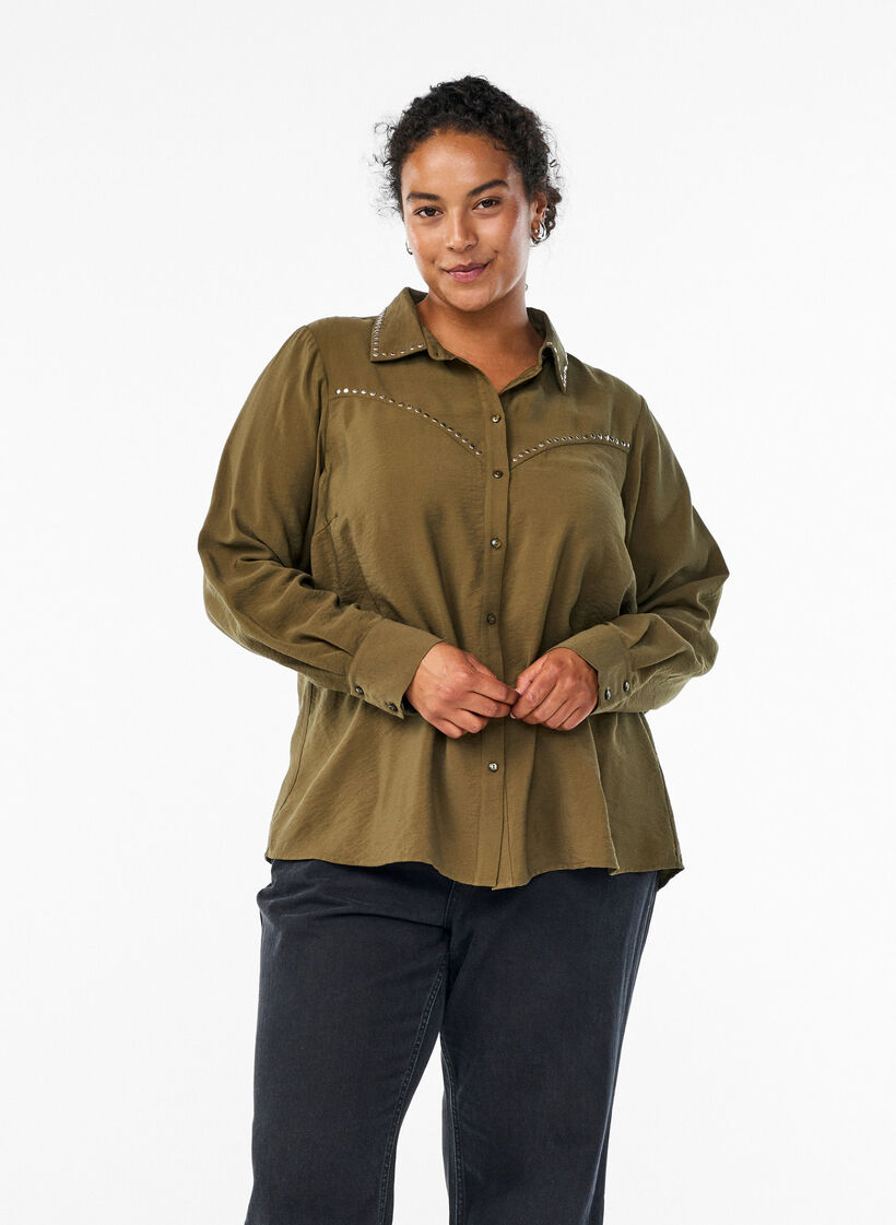 Skjorte med nagler, Dark Olive, Model