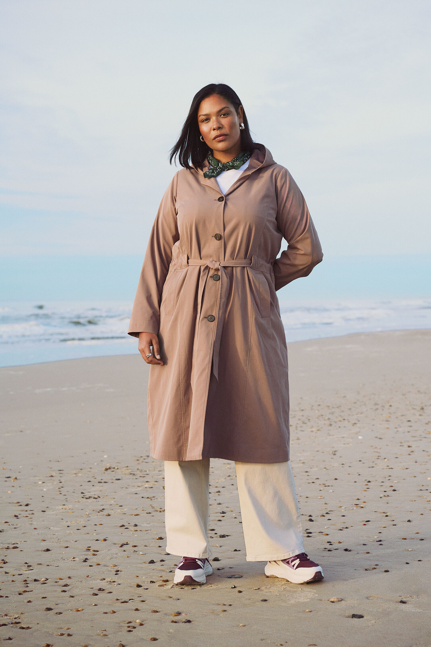 Zizzi Lang trenchcoat med hette, , Model