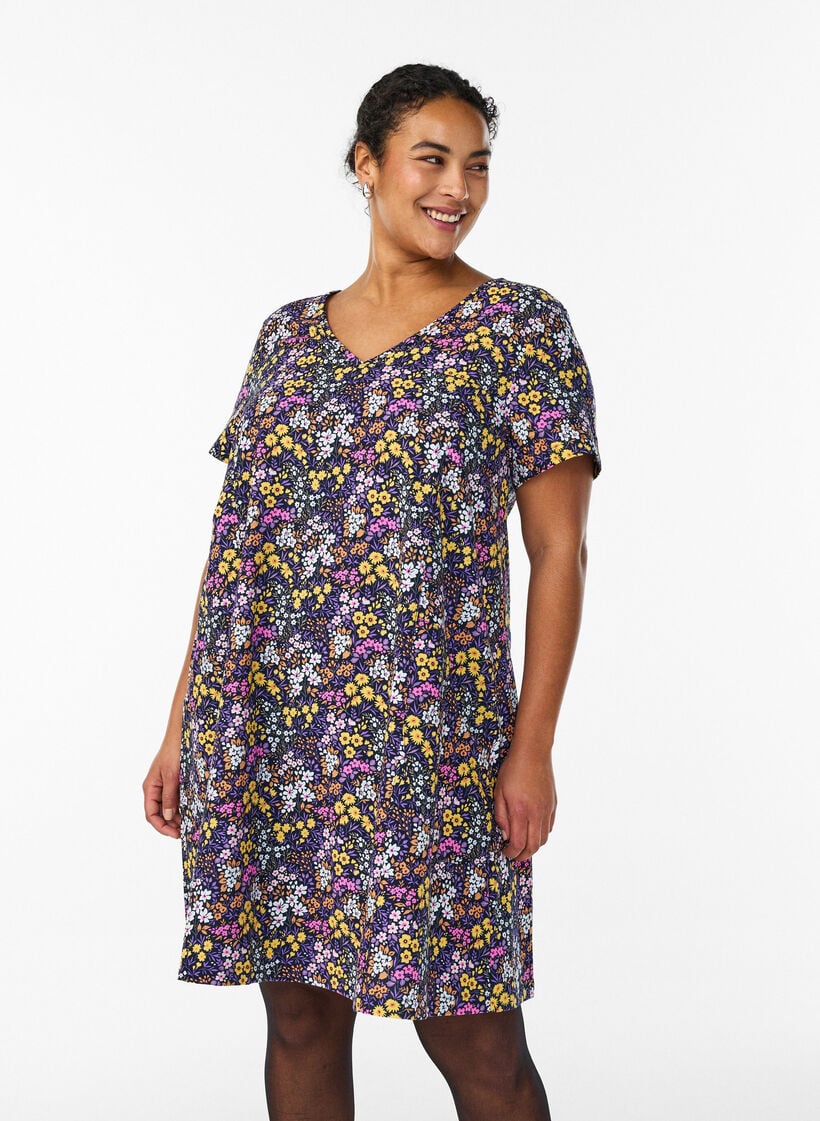 Kort A-linje kjole med blomstertrykk, Bl&aring;, Model image number 0