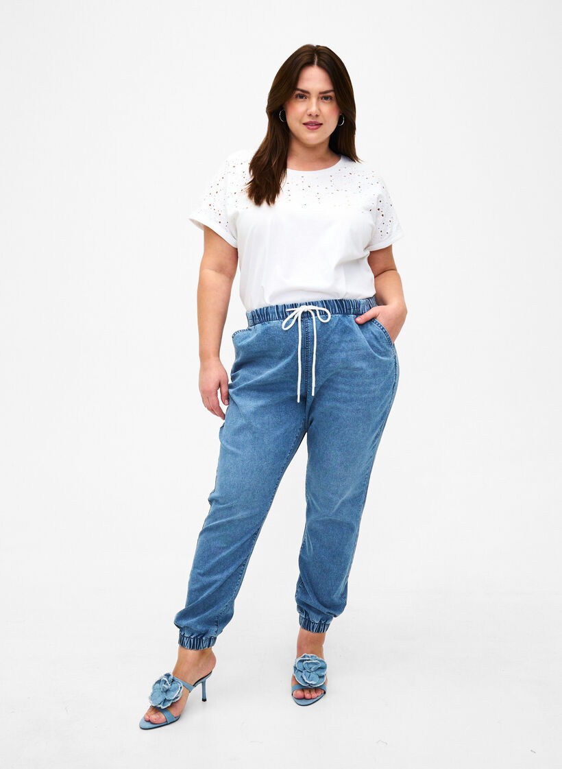 Joggebukse i denim med lommer, Light Blue Denim, Model