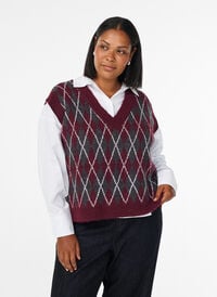 Strikkevest med v-hals og argyle-mønster, Rød Strikkevest med v-hals og argyle-mønster, Rød, Model