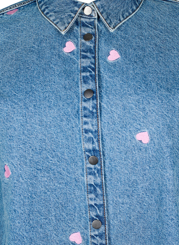 Løs denimskjorte med broderte hjerter, Light Blue Heart, Packshot image number 2