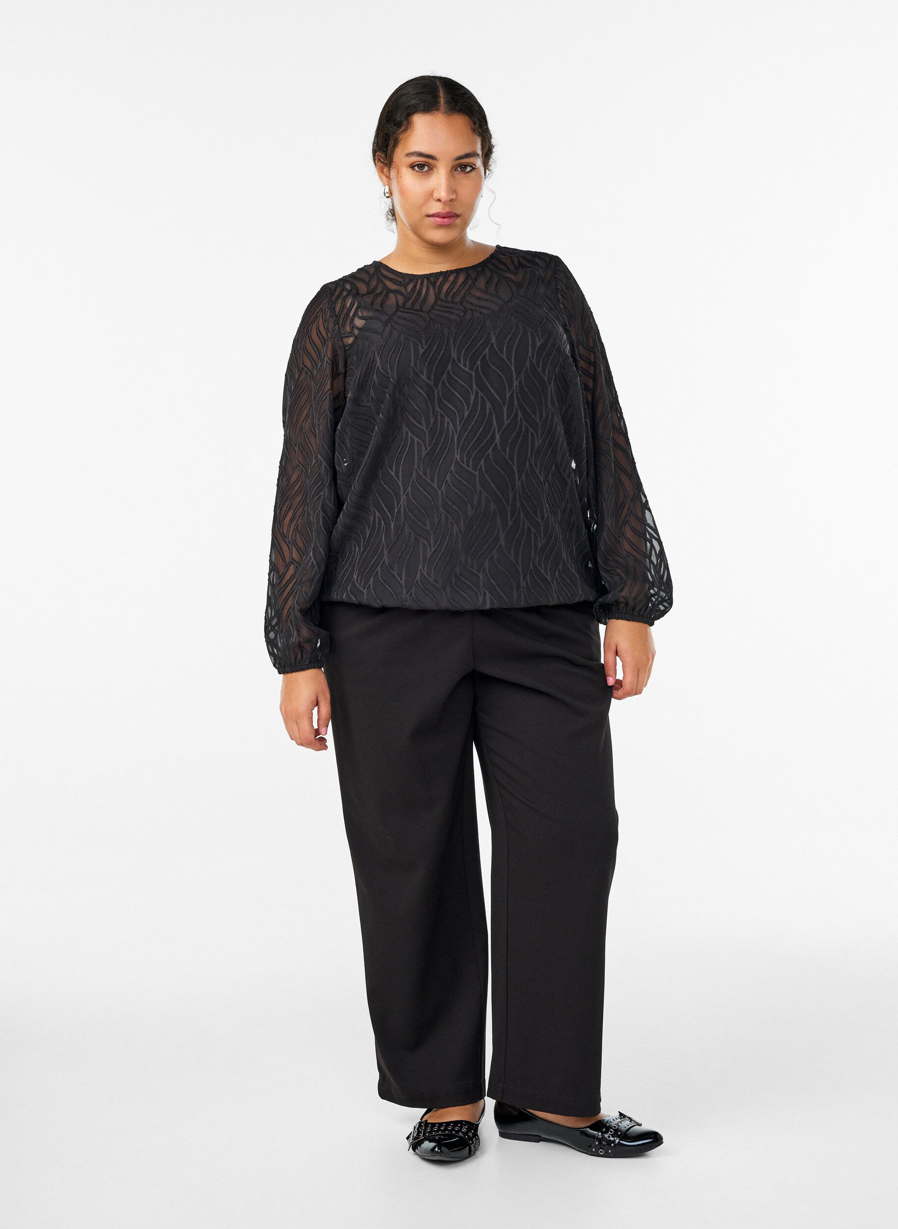 ZizziBluse i chiffon med et teksturert m&oslash;nster, Svart, Model image number 1