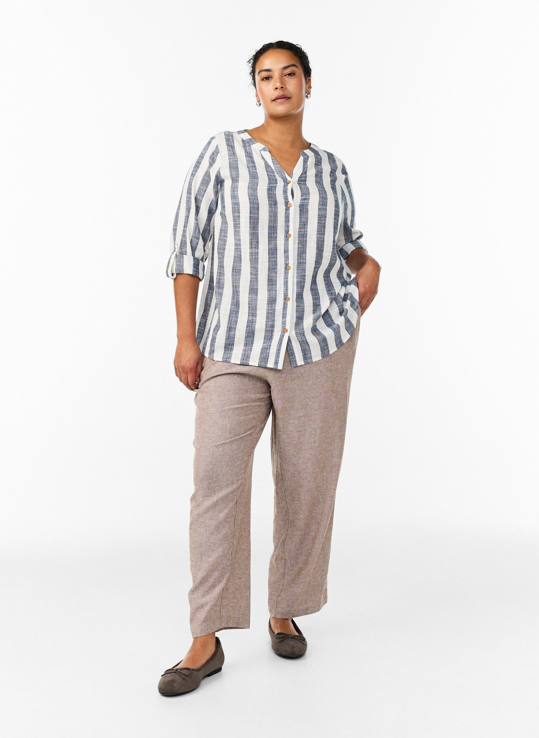 ZizziBluse i bomull med V-hals, Bl&aring;, Model image number 1