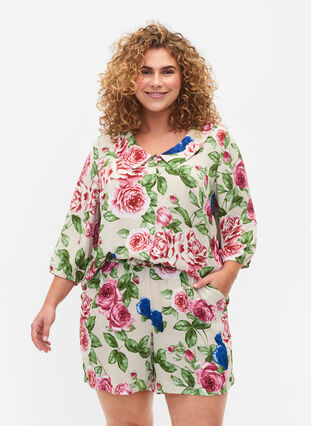 Zizzi Shorts med blomstermønster, Bright Flower , Model image number 0
