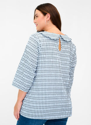 Rutete bluse med 3/4-ermer og volangkant, Light Blue Check , Model image number 1