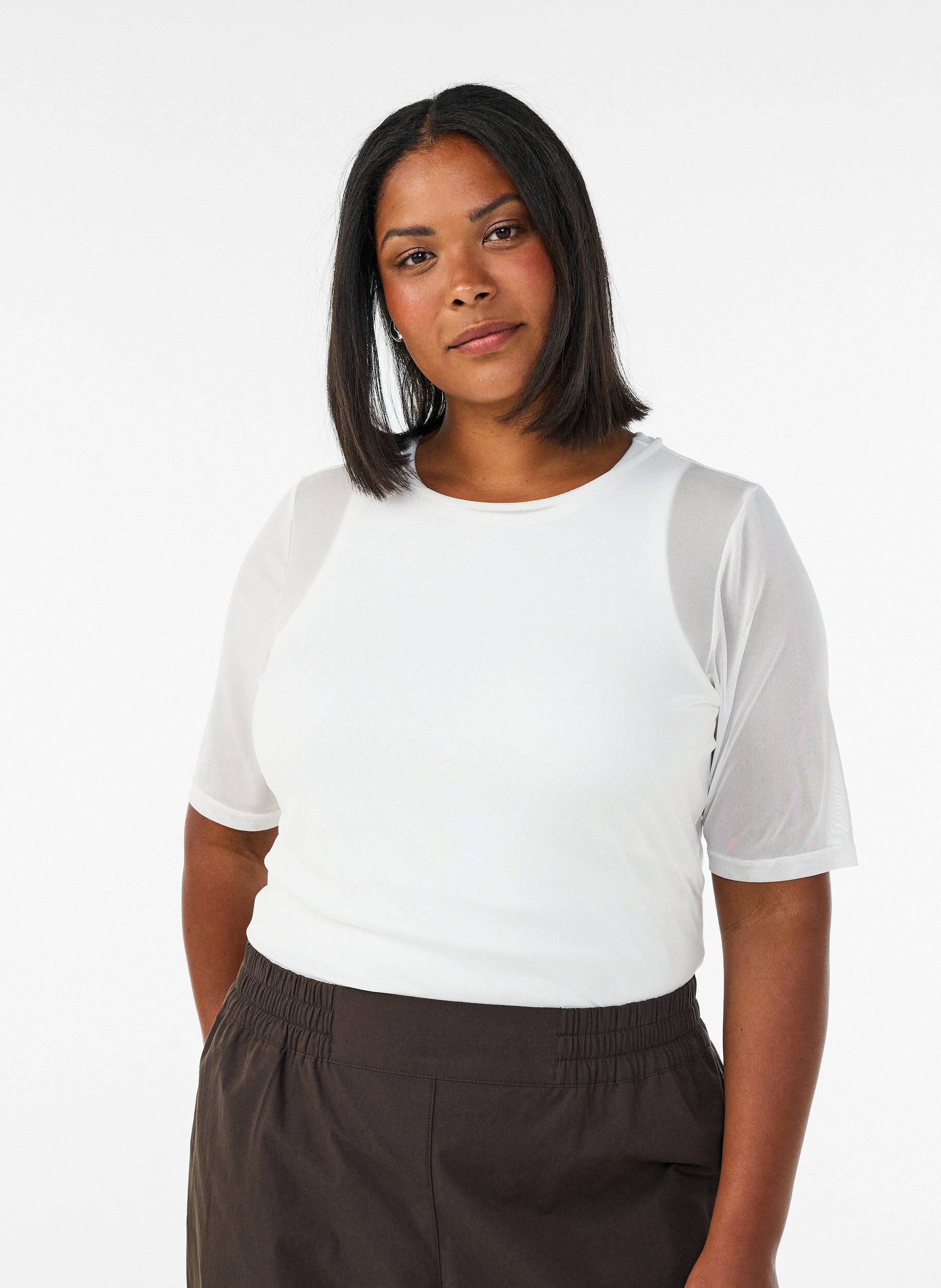 Mesh topp med korte ermer og rund hals, Vanilje, Model