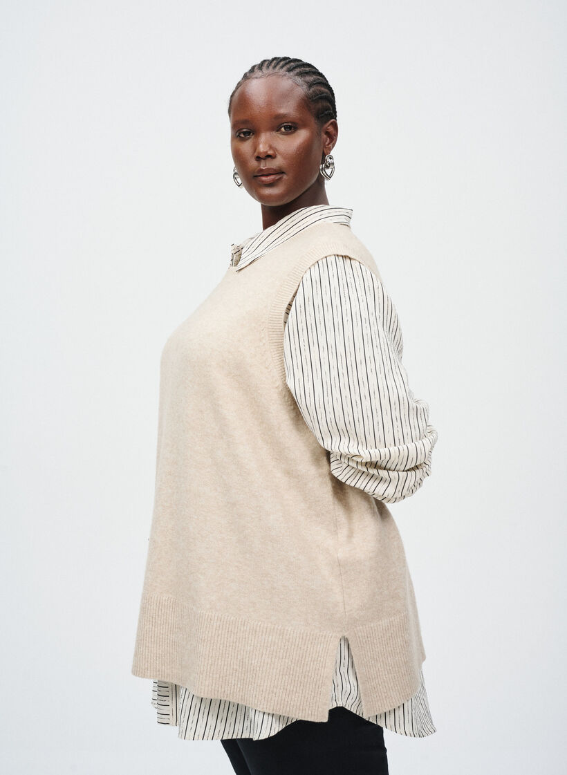 Strikket vest med ribbestrikkede kanter, Beige, Image image number 0