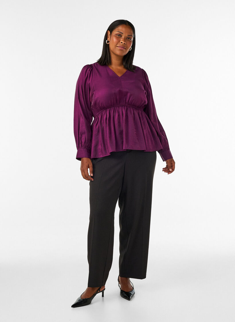 Skinnende viskosebluse med peplumeffekt, Lilla, Model image number 1