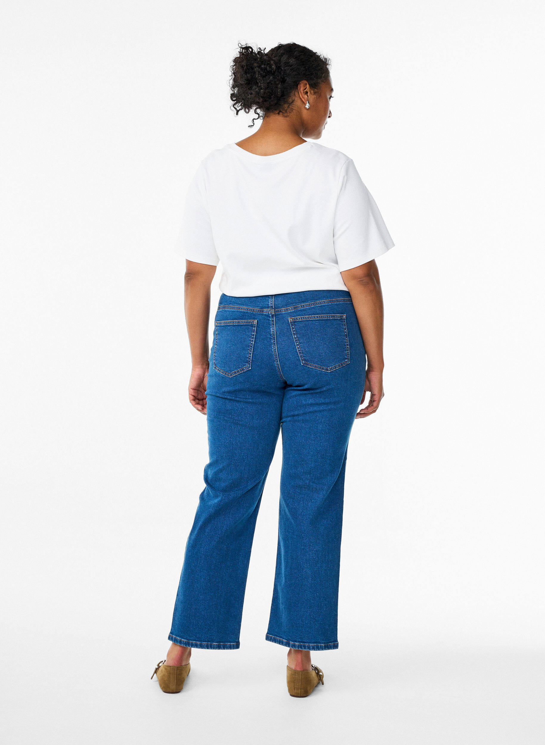 Zizzi Gemma jeans med h&oslash;y midje og regular fit, Bl&aring;, Model image number 1