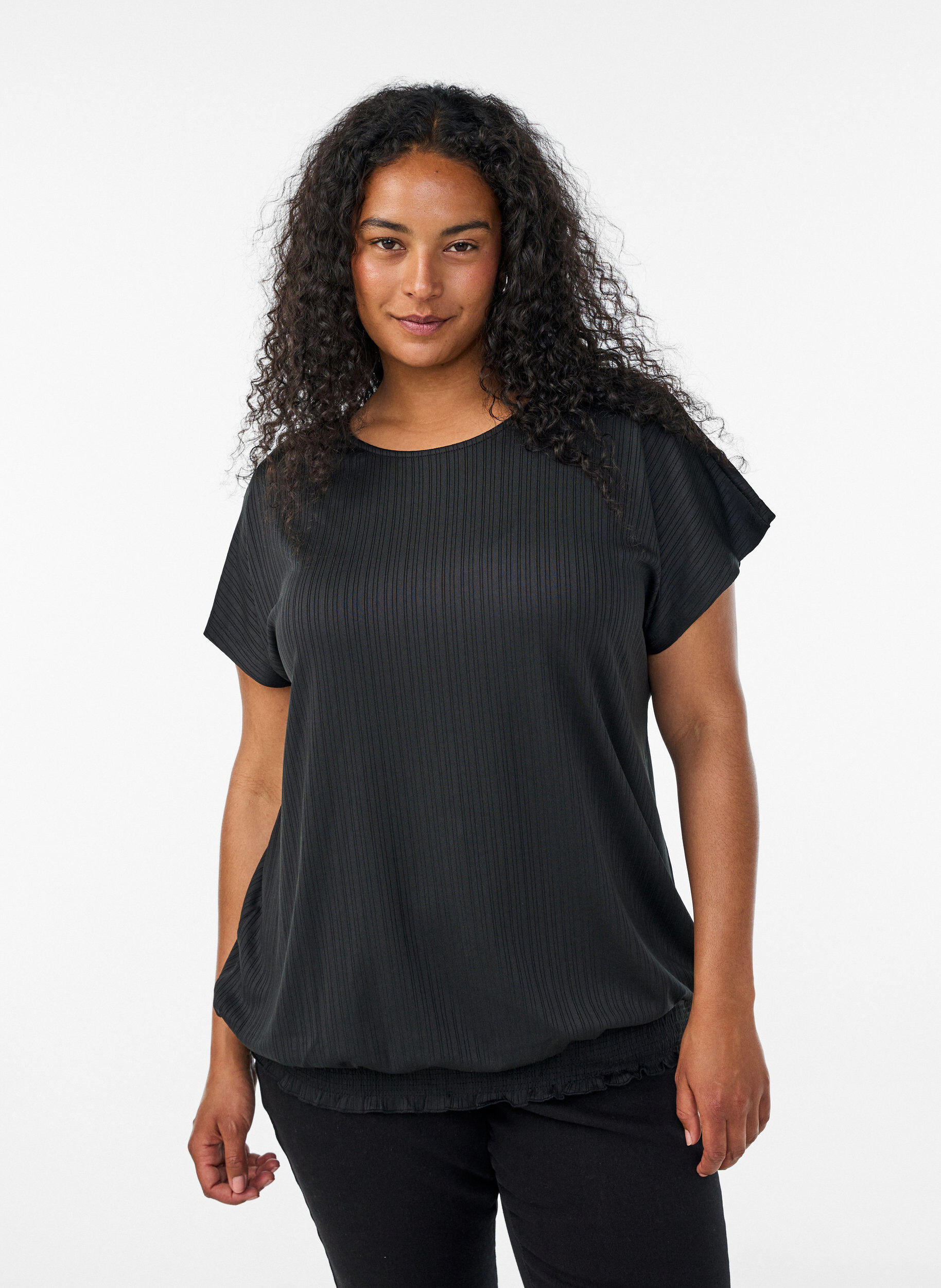 Jerseybluse med teksturerte striper og en smocket fold, Svart, Model