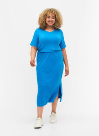 Tettsittende midiskjørt av viskose, Ibiza Blue, Model