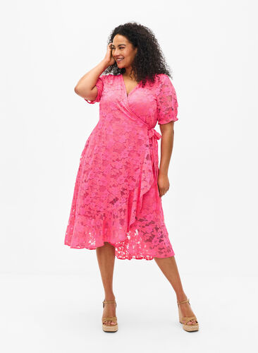 Zizzi Omslagskjole med blonder og korte ermer, Pink Carnation, Model image number 0