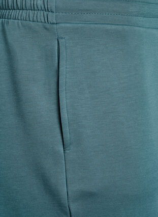 Zizzi Shorts i modalblanding med lommer, Grønn, Packshot image number 2