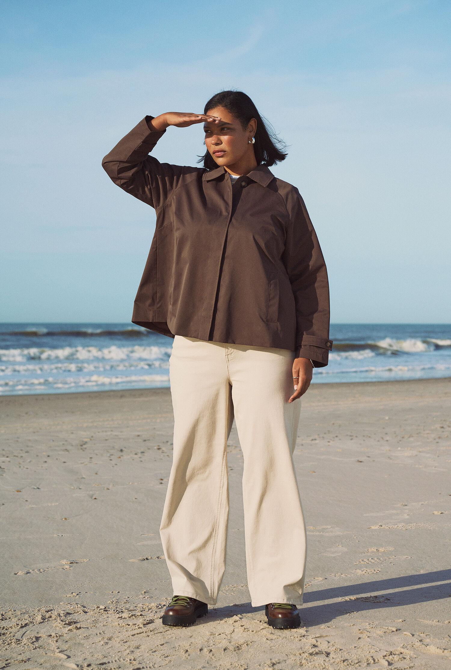 Zizzi Brun kort trenchcoat, , Model