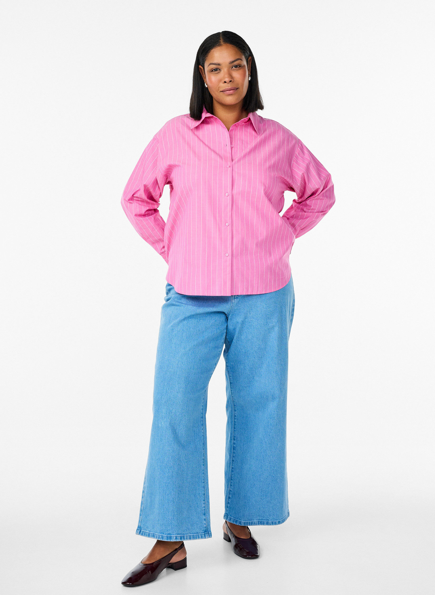 Zizzi Bluse med smale striper og knytedetalj p&aring; ryggen, Rosa, Model image number 1