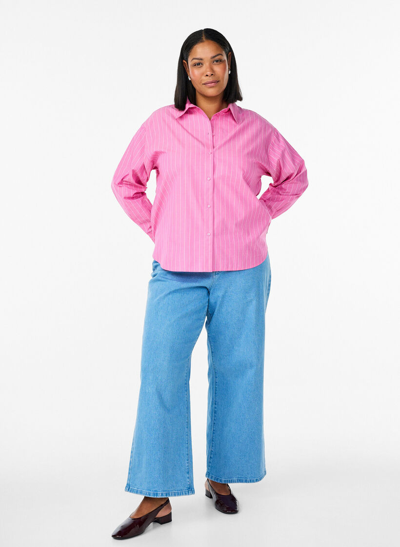 Bluse med smale striper og knytedetalj p&aring; ryggen, Rosa, Model