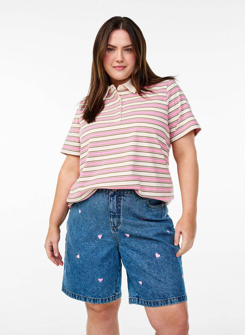 Dongerishorts med høy midje, med broderte hjerter, Light B. Pink Heart, Model